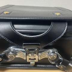 黒ランドセル　カバー付き　男の子女の子の画像