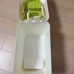 Aprica 　おむつ入れ　オムツ入れ　おむつ処理ポット　赤ちゃん　オムツ　防臭　apricaの画像