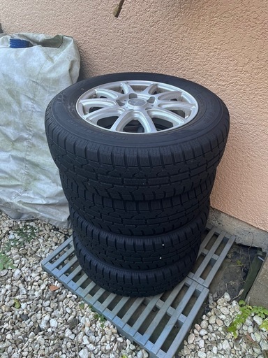 2023年製　TOYOスタッドレスタイヤ+アルミホイール　４本セット　195/65 R15　
