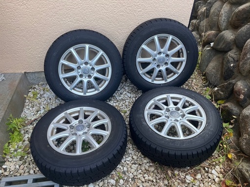 2023年製　TOYOスタッドレスタイヤ+アルミホイール　４本セット　195/65 R15　