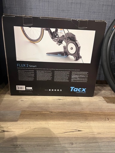【美品】TacxタックスFLUX 2 Smart【スマートローラー】