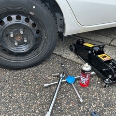 12月4日(木)11時〜スタッドレスへのタイヤ交換をやります！の画像