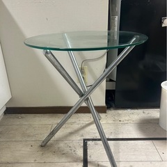 ガラステーブルの画像