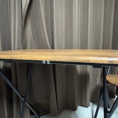 折りたたみ机、椅子セットの画像