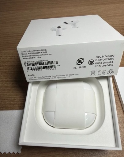 2025年10月13日購入Apple AirPods 第4世代 ANCノイズキャンセリングモデル