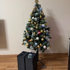 クリスマスツリー(オーナメント、ライト、オーナメント収納箱付き)の画像