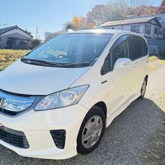 ホンダフリードハイブリッドの画像