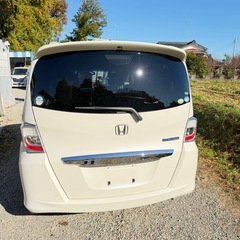 ホンダフリードハイブリッドの画像