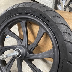 PCX 81ホイル　タイヤの画像