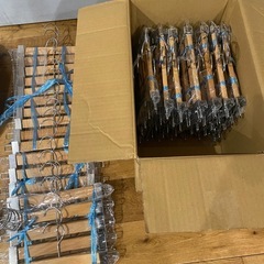 業務用木製ズボンハンガー1本60円　　　の画像