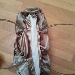 新品未使用　パーティーバッグ　ベージュの画像