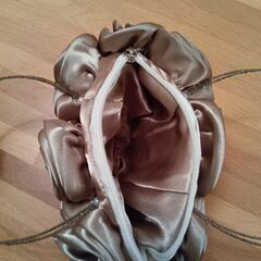 新品未使用　パーティーバッグ　ベージュの画像