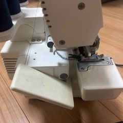 SINGER ロックミシンの画像