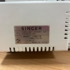 SINGER ロックミシンの画像