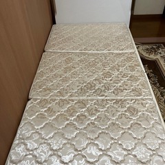 シングルベッドの画像