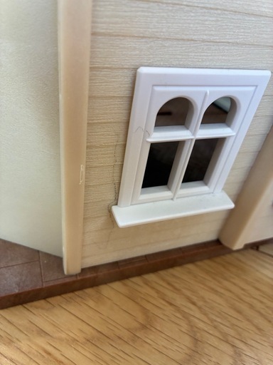 赤い屋根の大きなお家  屋根裏はひみつのお部屋