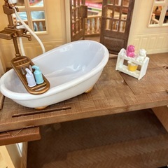 赤い屋根の大きなお家  屋根裏はひみつのお部屋の画像