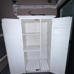 棚　物置　野外用　白 の画像