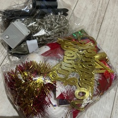 【新品】クリスマスツリー　1.5m 飾り付き　イルミネーション付きの画像