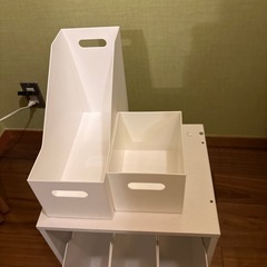 ホワイト　収納用品差し上げますの画像