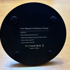 ワイヤレス充電器 急速充電　3 in 1 充電スタンドの画像