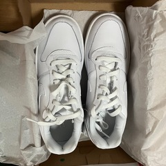 本日のみ値下げ　　NIKE 未使用スニーカーの画像