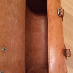 バリ島　本皮　ショルダーバック　筒状　の画像