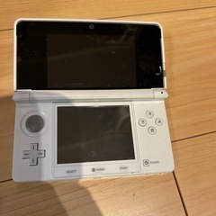 ニンテンドー3DS(ソフト一個付き)の画像