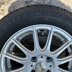 【再掲】スタッドレスタイヤの画像