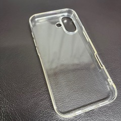 iPhone17クリアケース　樹脂の画像