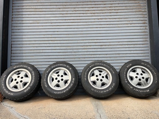 ジープ　ラングラー　チェロキー純正ホイールタイヤ付