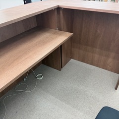 受付カウンター (澤田千波) 錦糸町のオフィス用家具《机》の中古