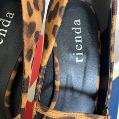 riendaパンプスの画像