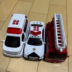 緊急車両　3台セット　救急車　パトカー　消防車の画像