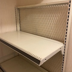 スチール製コンビニ棚の画像