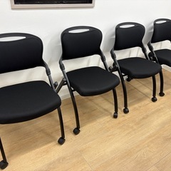 ★新品未使用★平行スタッキングミーティングチェア４脚セットの画像