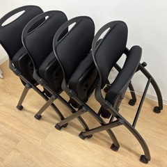 ★新品未使用★平行スタッキングミーティングチェア４脚セットの画像
