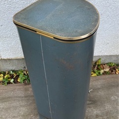 【栗山】イナドメ　90L 灯油　ホームタンク コーナー型の画像