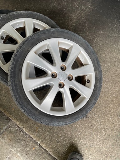 「取り引き中」
ダイハツ純正16インチアルミ