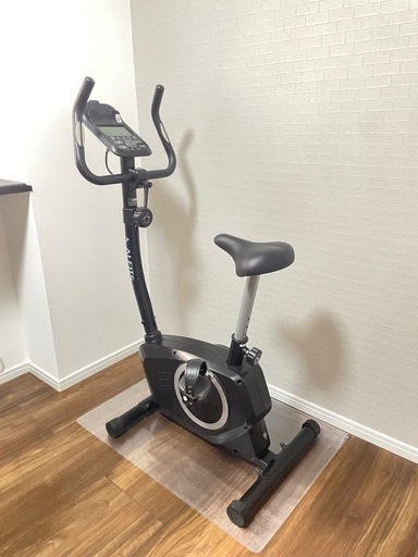 室内自転車　エアロバイク　フィットネスバイク