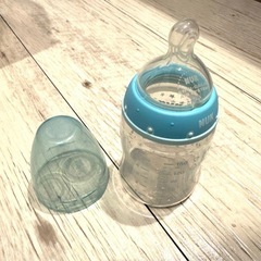 星柄のNUK哺乳瓶2本&おしゃぶりセットの画像