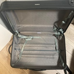 高級リモア🔴RIMOWA綺麗な超軽量カーボン素材のスーツケース75.45.30の画像