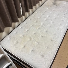 撮りに来れる方限定差し上げます！シングルマットレス2段×2の画像