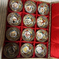 中国 景徳鎮 茶器 酒器 お猪口 干支 十二支 金彩 色絵 アンティーク 時代物 盃の画像