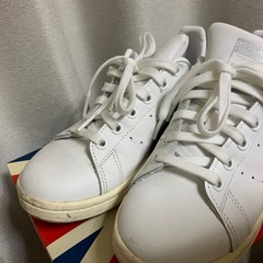 スタンスミス スニーカーの画像