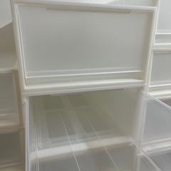 商談中　無印良品衣装ケース浅8の画像