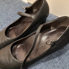 本革パンプス 土踏まず高めの画像