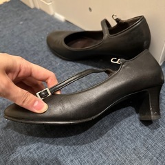 本革パンプス 土踏まず高めの画像