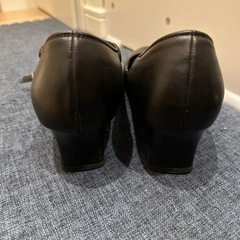 本革パンプス 土踏まず高めの画像