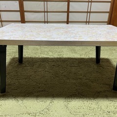 レトロ 
テーブルの画像